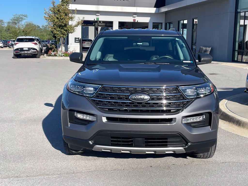 Used 2022 Ford Explorer XLT w/ Equipment Group 202A RWD image 2