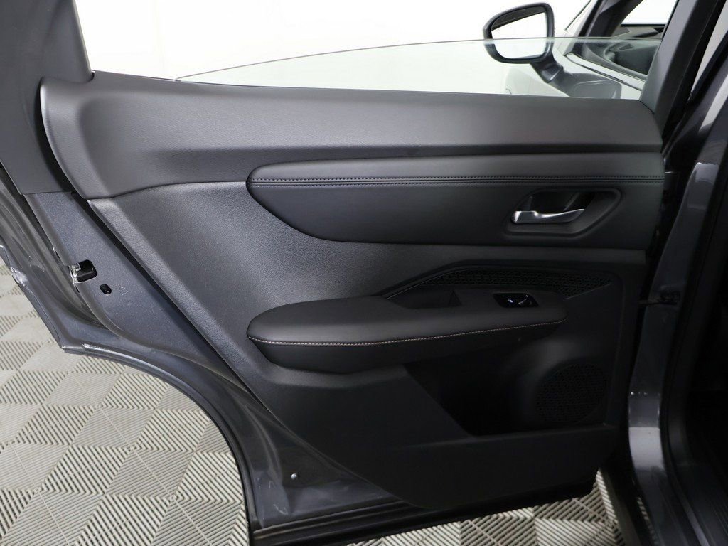 Used 2023 Nissan Ariya FWD image 24