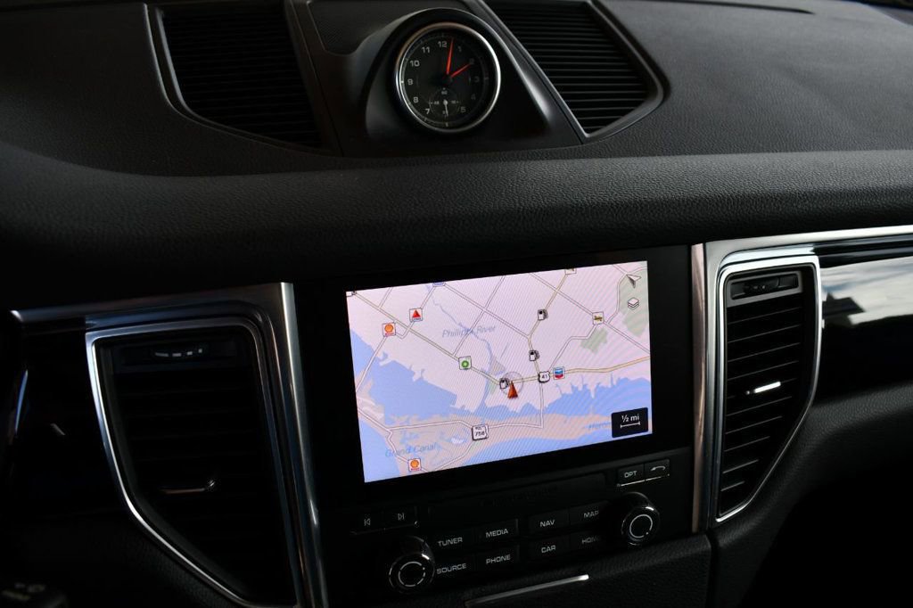 Used 2018 Porsche Macan image 41