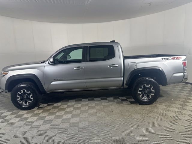 Used 2023 Toyota Tacoma TRD Off-Road image 4