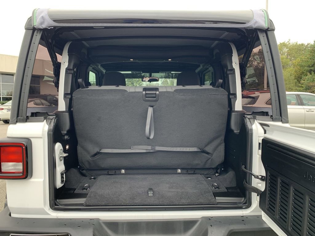 Used 2025 Jeep Wrangler Sport image 19