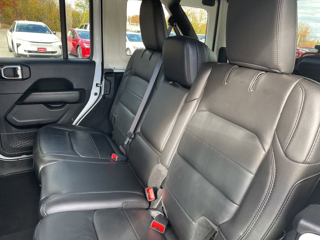 Used 2021 Jeep Wrangler Unlimited Sahara image 11