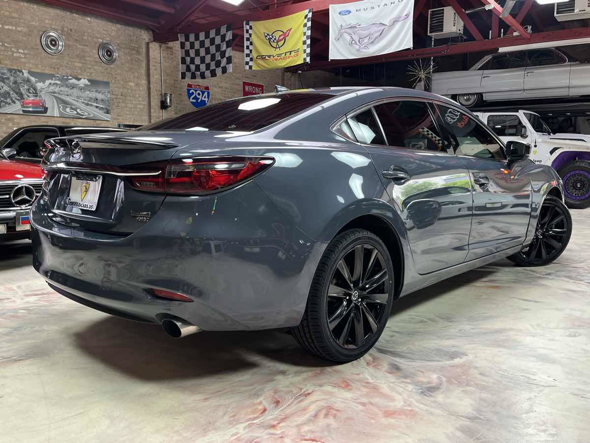 Used 2021 MAZDA MAZDA6 Carbon Edition FWD image 2