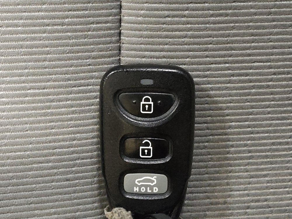 Used 2017 Hyundai Elantra SE image 32