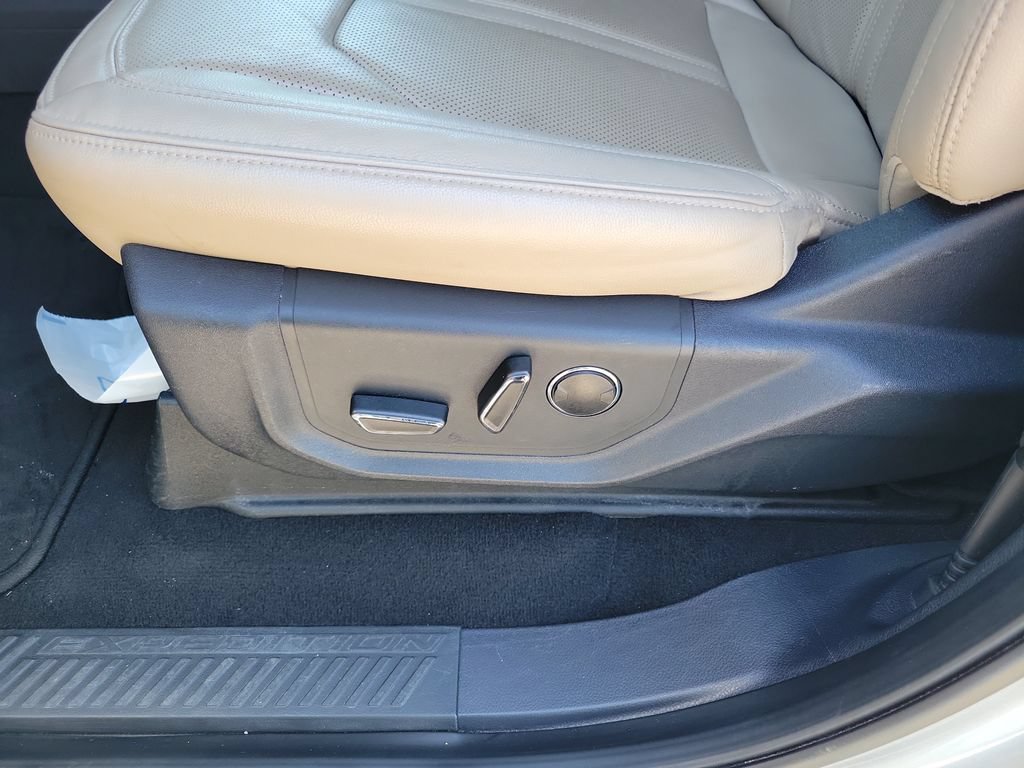Used 2024 Ford Expedition Max Limited RWD image 25