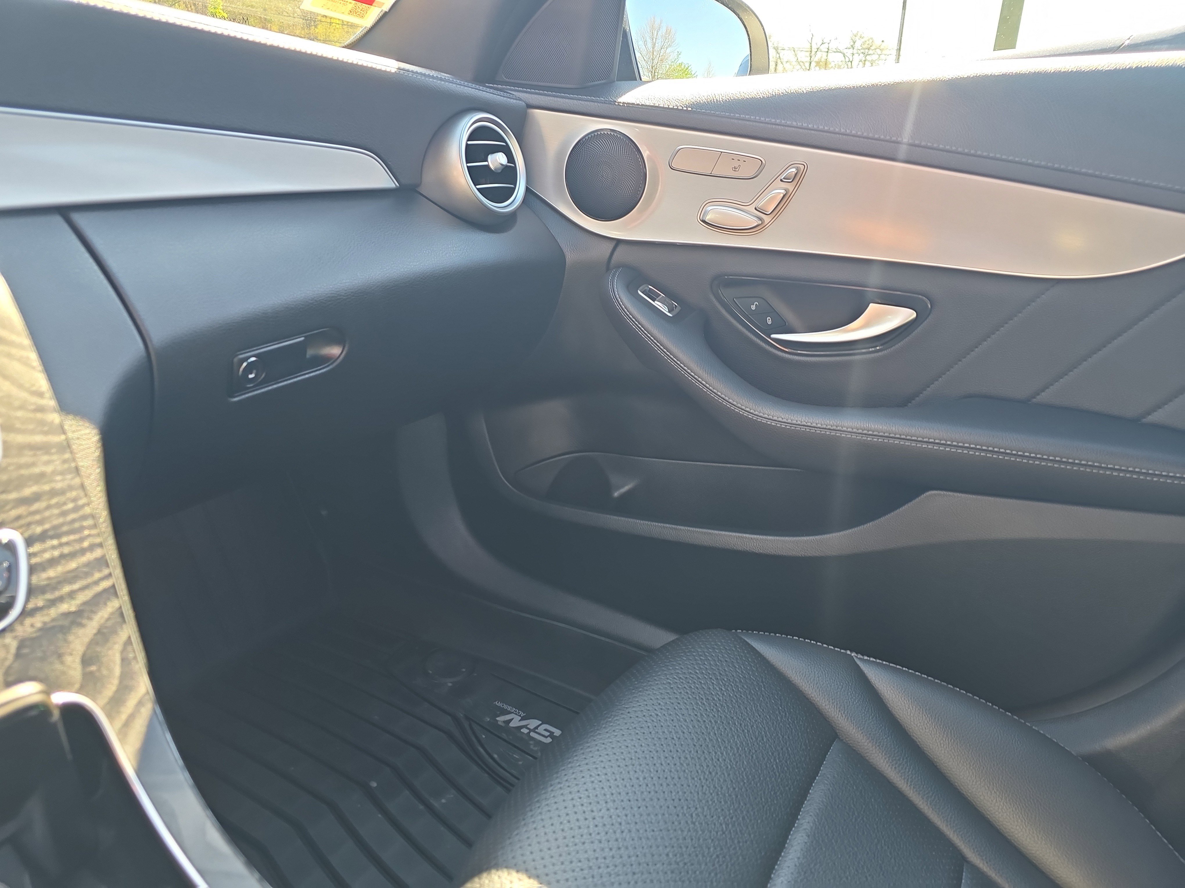 Used 2021 Mercedes-Benz C 300 4MATIC Sedan image 34