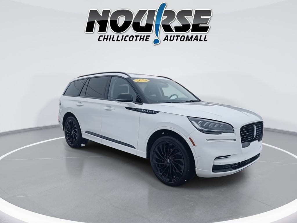Used 2024 Lincoln Aviator Reserve w/ Equipment Group 201A AWD/4WD image 2