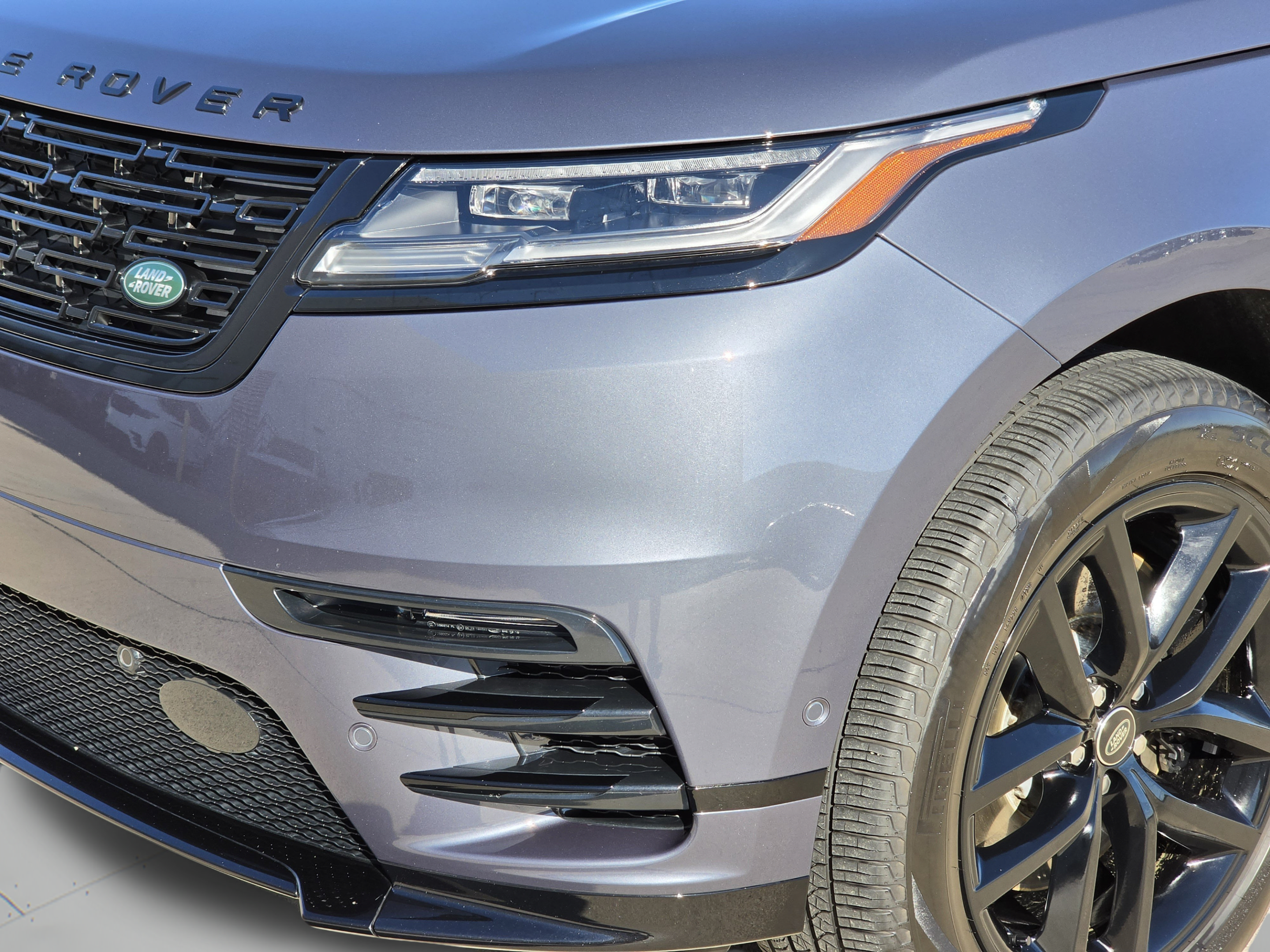 Certified 2026 Land Rover Range Rover Velar Dynamic SE AWD/4WD image 31