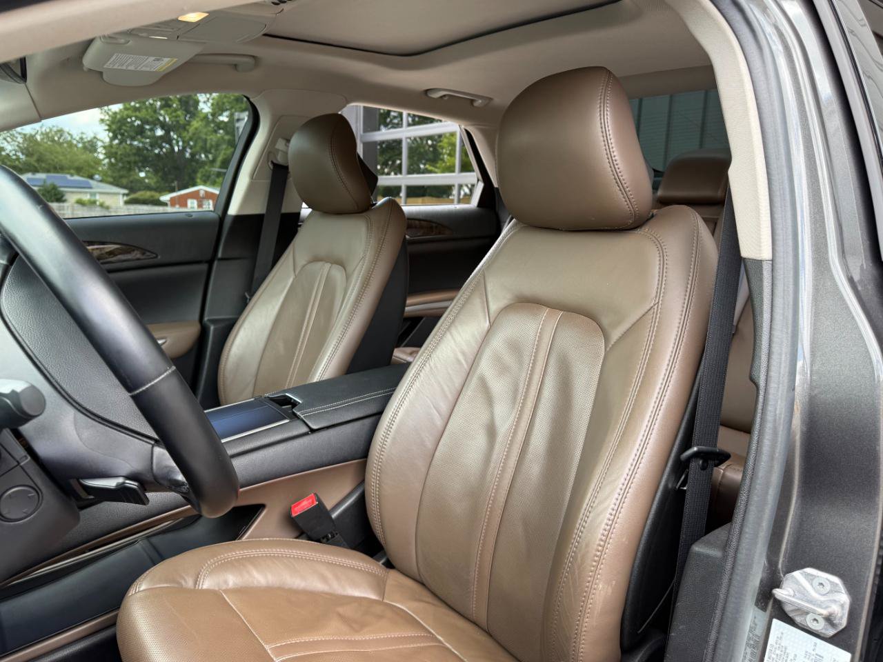 Used 2016 Lincoln MKZ Reserve w/ Equipment Group 300A Reserve AWD/4WD image 12