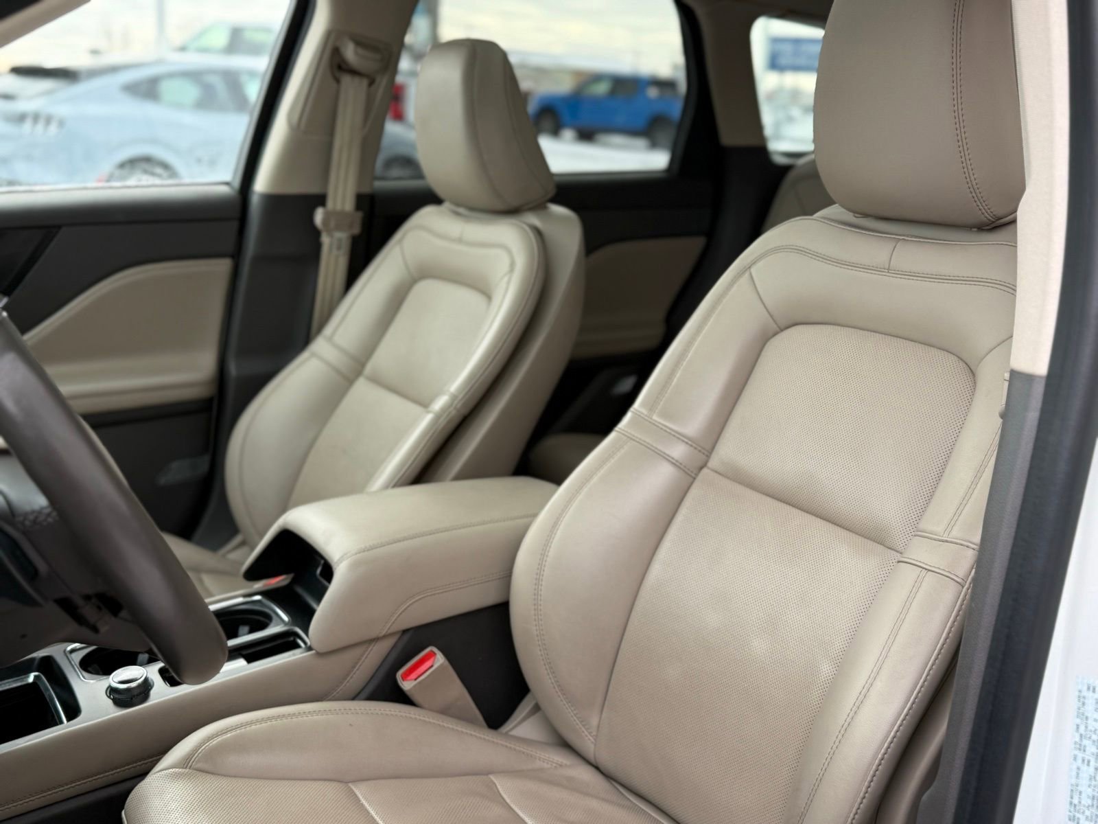 Used 2022 Lincoln Corsair AWD w/ Premium Package image 7