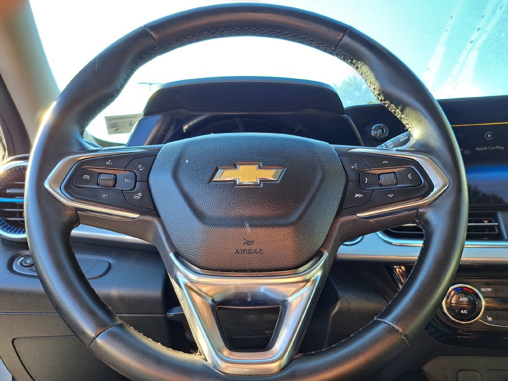 Used 2025 Chevrolet Trax LT w/ Driver Confidence Package FWD image 9