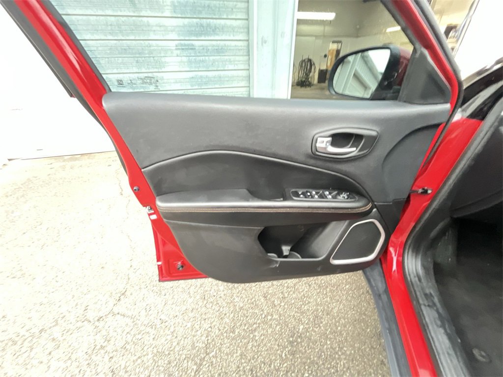 Used 2020 Jeep Compass Limited image 13