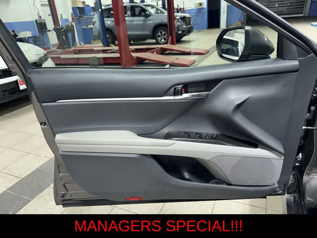 Used 2023 Toyota Camry SE image 28