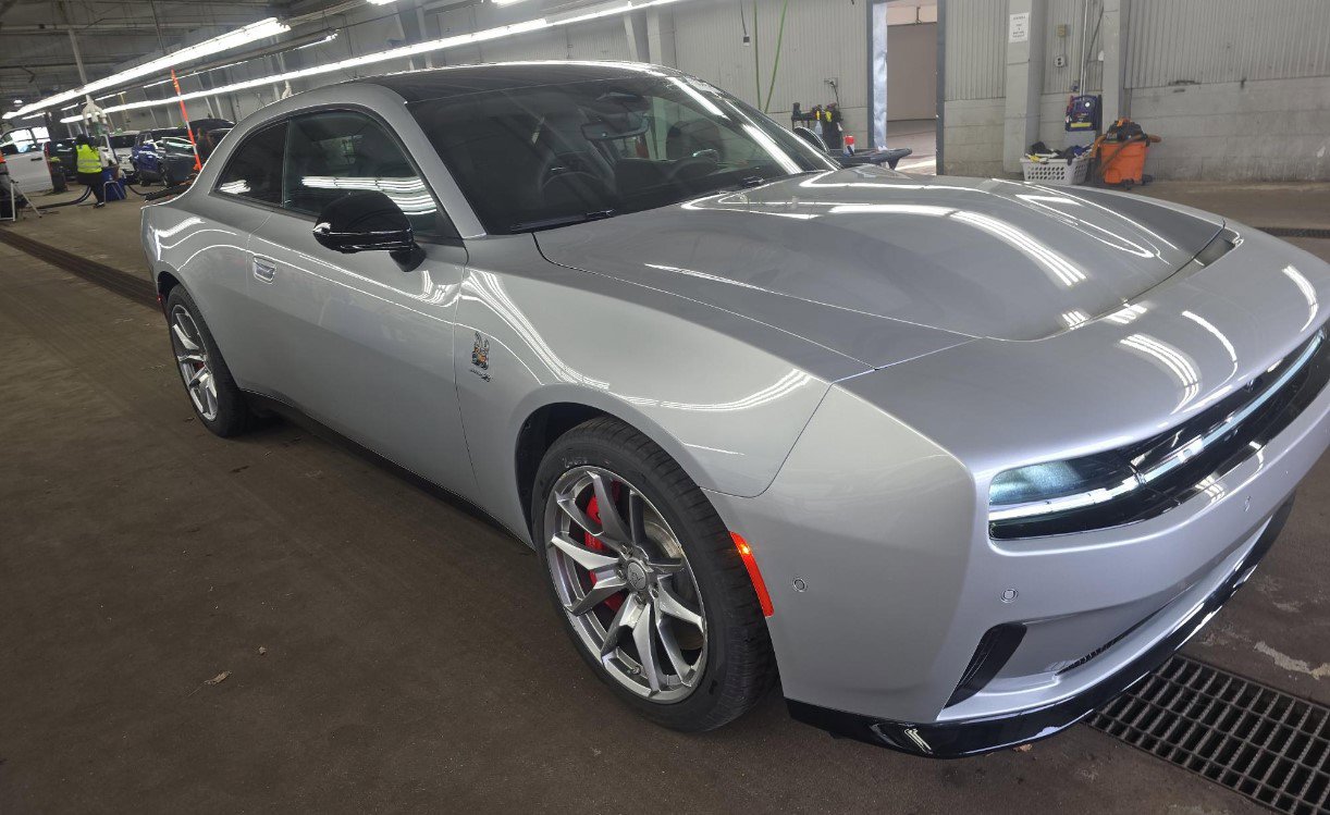 Used 2024 Dodge Charger Daytona Scat Pack w/ Plus Group AWD/4WD image 2