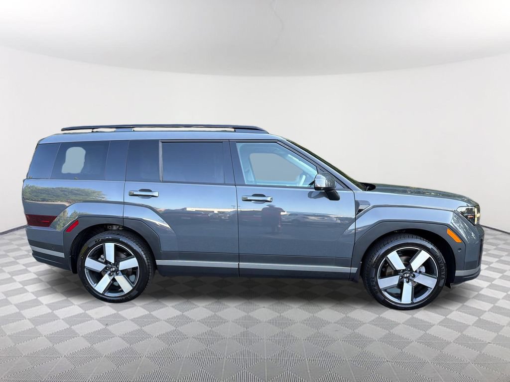 Used 2024 Hyundai Santa Fe Limited FWD image 4