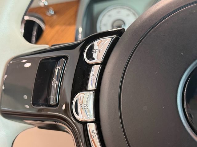Used 2017 Rolls-Royce Dawn RWD image 22
