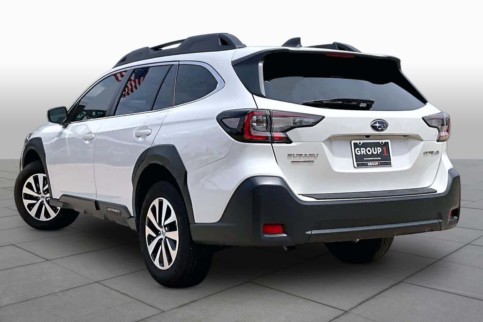 Used 2025 Subaru Outback Premium AWD/4WD image 11