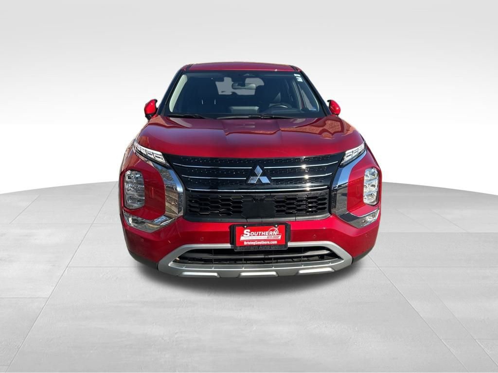 Used 2024 Mitsubishi Outlander SE image 8