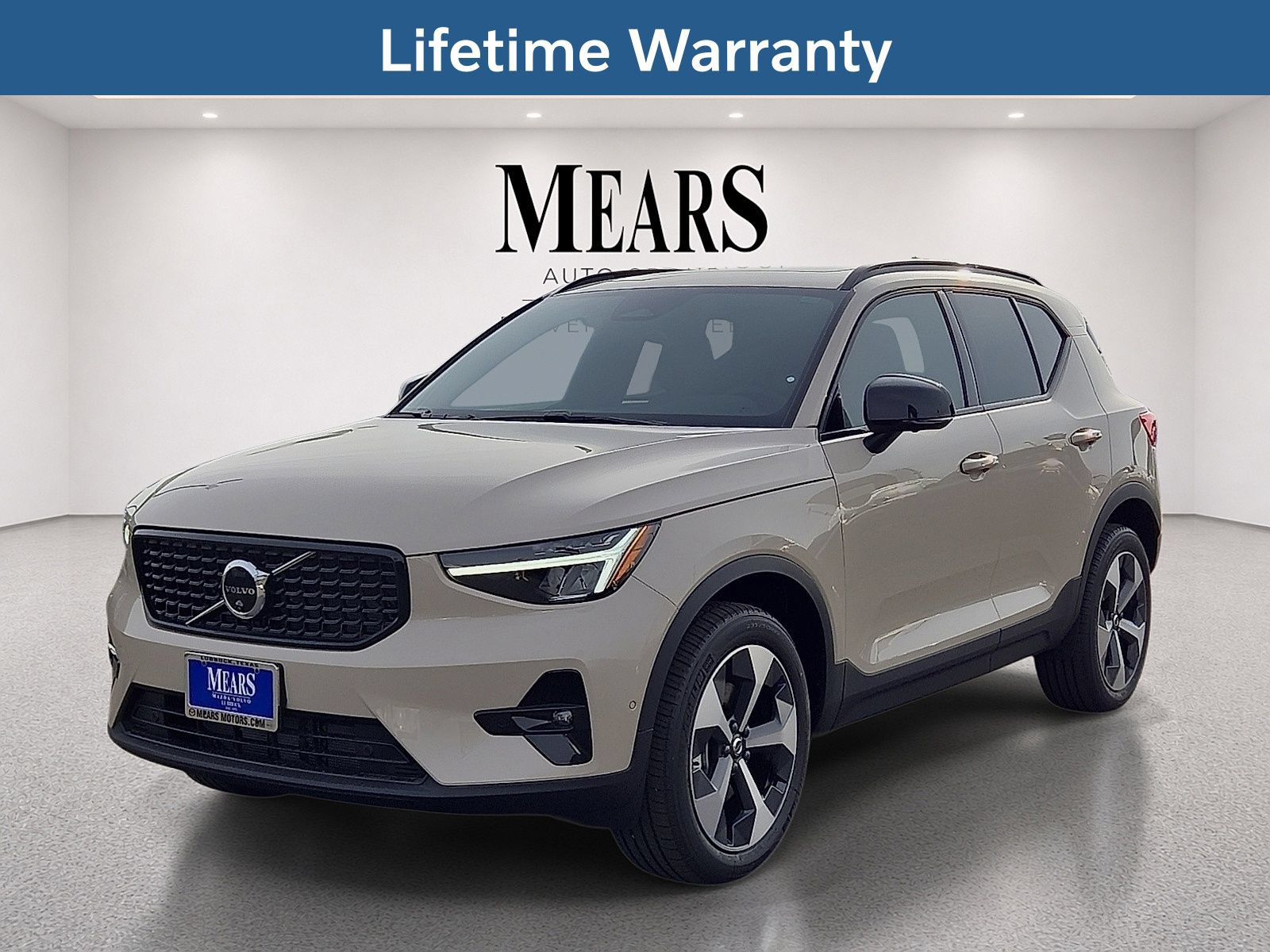 New 2026 Volvo XC40 B4 Plus w/ Protection Package Premier