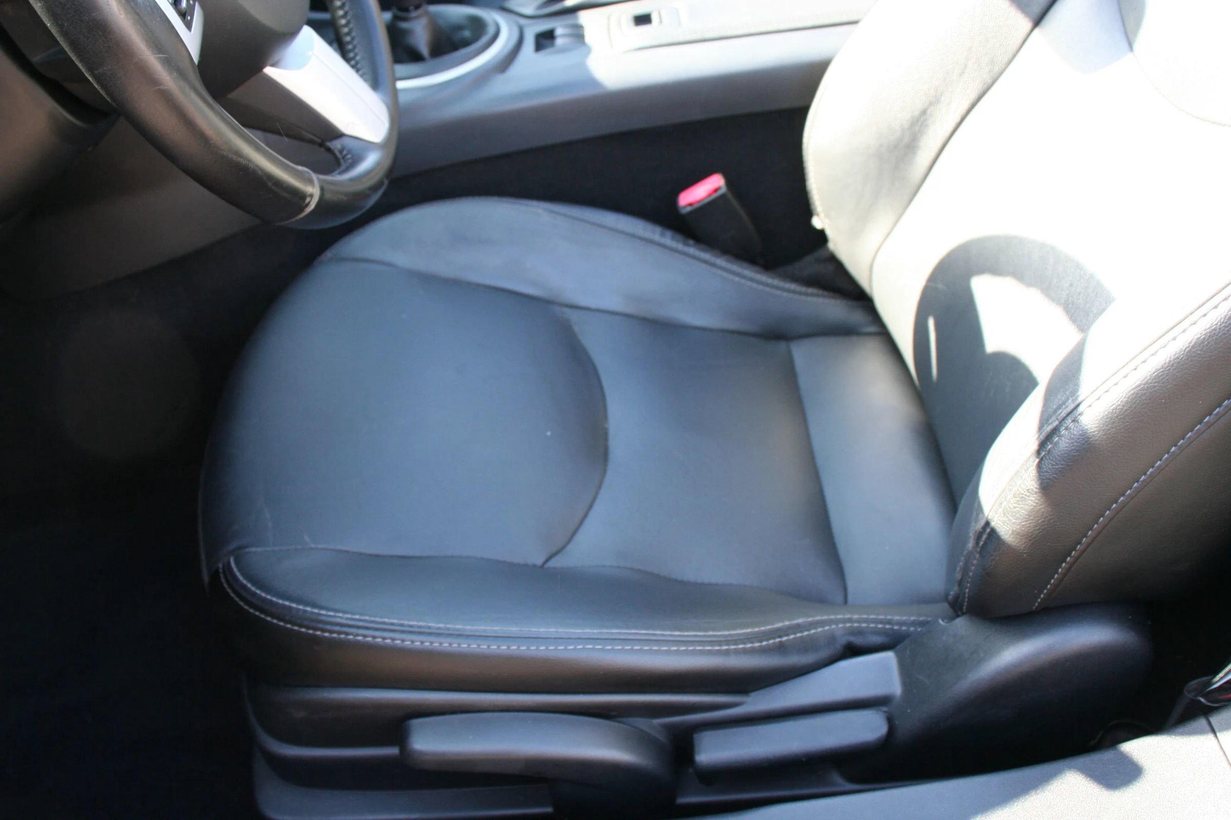 Used 2012 MAZDA MX-5 Miata Grand Touring w/ Premium Pkg RWD image 36