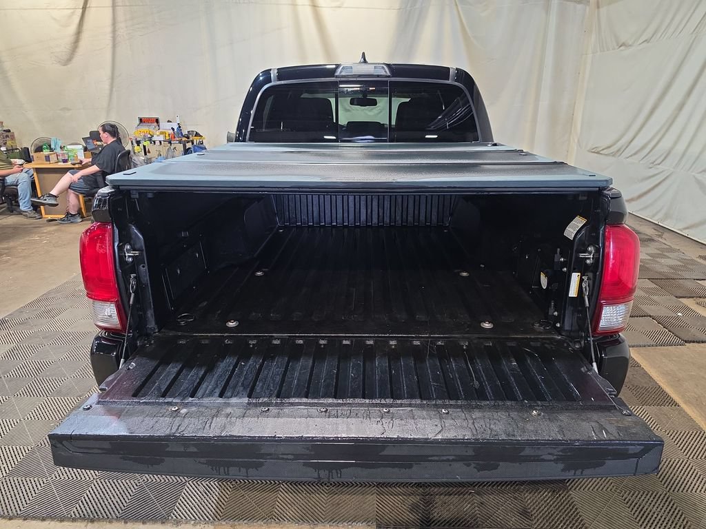 Used 2017 Toyota Tacoma TRD Sport w/ Tow Package (A/T) AWD/4WD image 20