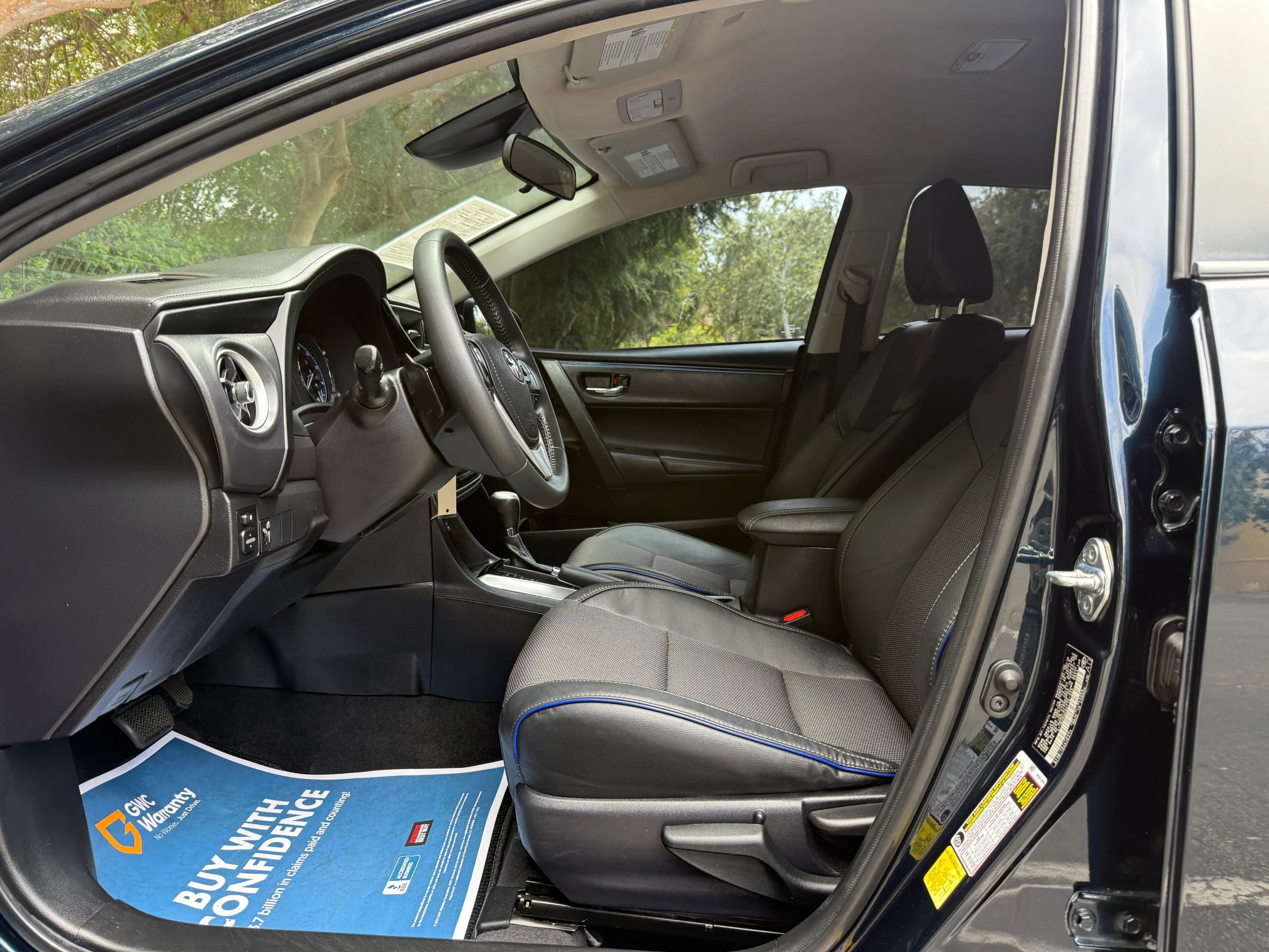 Used 2019 Toyota Corolla SE w/ Carpet Mat Package (TMS) FWD image 12