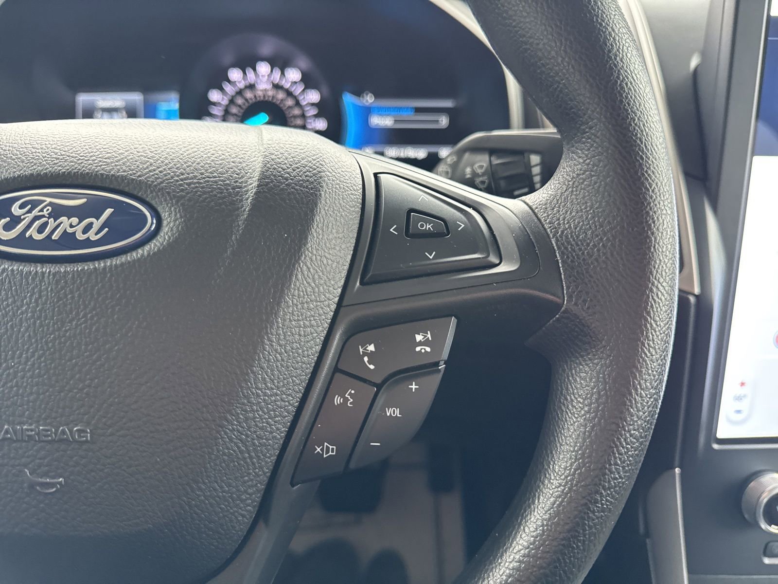 Certified 2023 Ford Edge SE w/ Black Appearance Package image 27