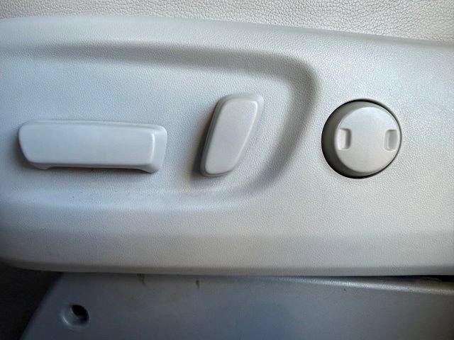 Used 2014 Toyota Sienna XLE FWD image 9