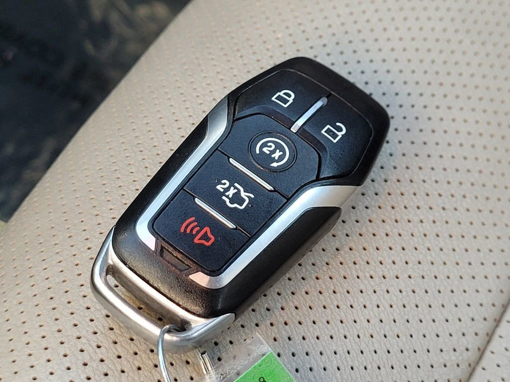 Used 2016 Ford Mustang Premium image 29