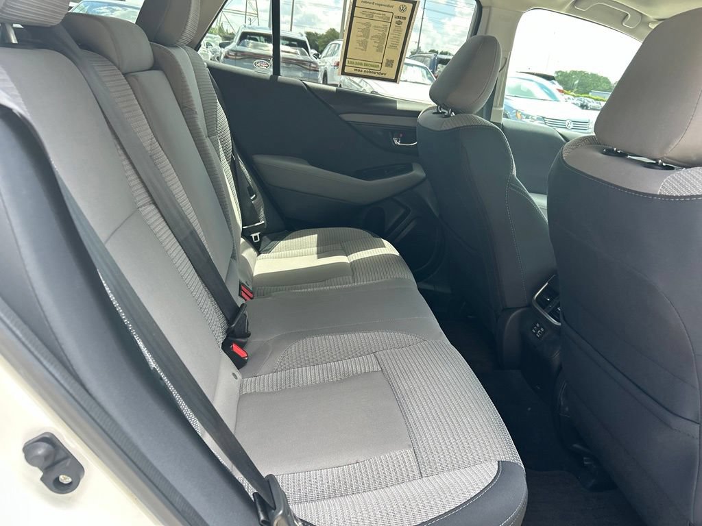 Used 2025 Subaru Outback Premium AWD/4WD image 35