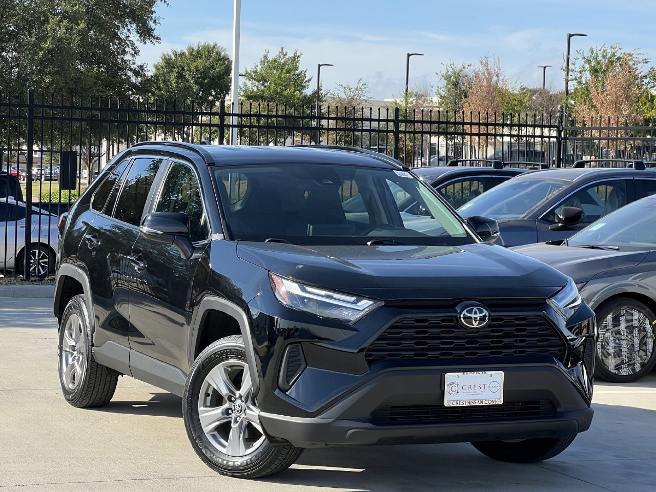 Used 2025 Toyota RAV4 XLE AWD/4WD image 2