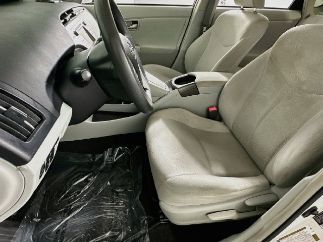 Used 2013 Toyota Prius Two FWD image 9
