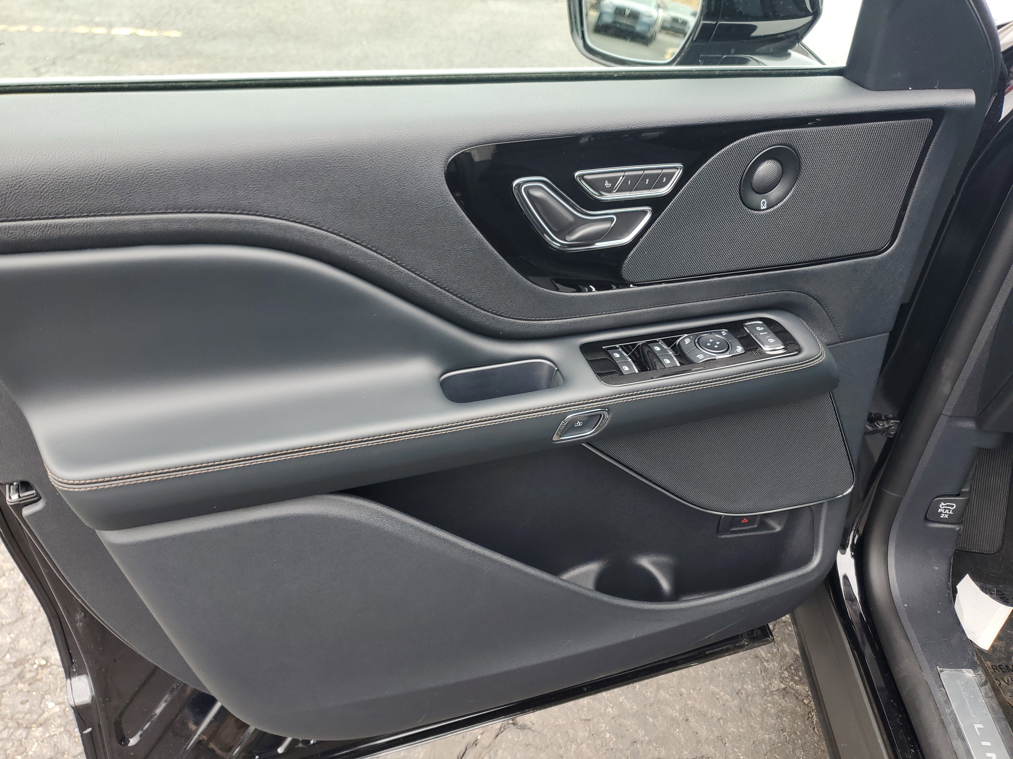 New 2026 Lincoln Aviator Reserve image 8