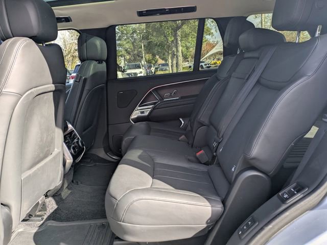 Used 2023 Land Rover Range Rover Long Wheelbase SE image 17