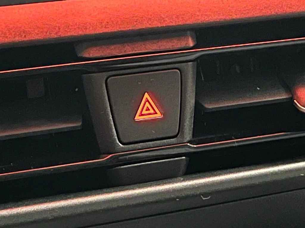 New 2025 Volkswagen Tiguan SE image 11