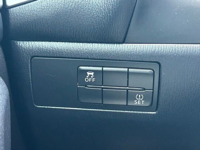 Used 2018 MAZDA MAZDA3 Sport w/ Preferred Equipment Package image 19