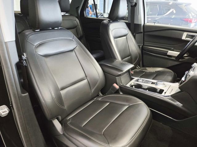 Used 2022 Ford Explorer XLT w/ Equipment Group 202A image 14