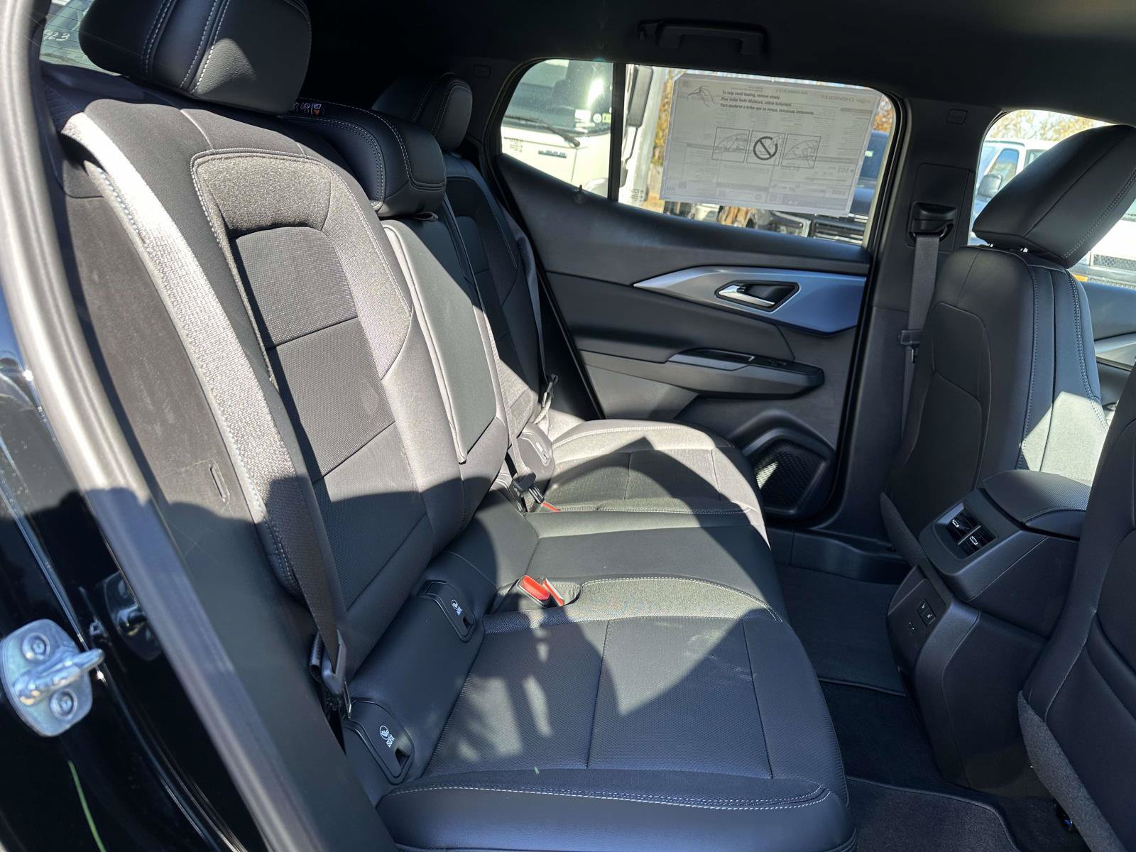 New 2026 Chevrolet Equinox EV LT w/ Convenience Package II AWD/4WD image 23