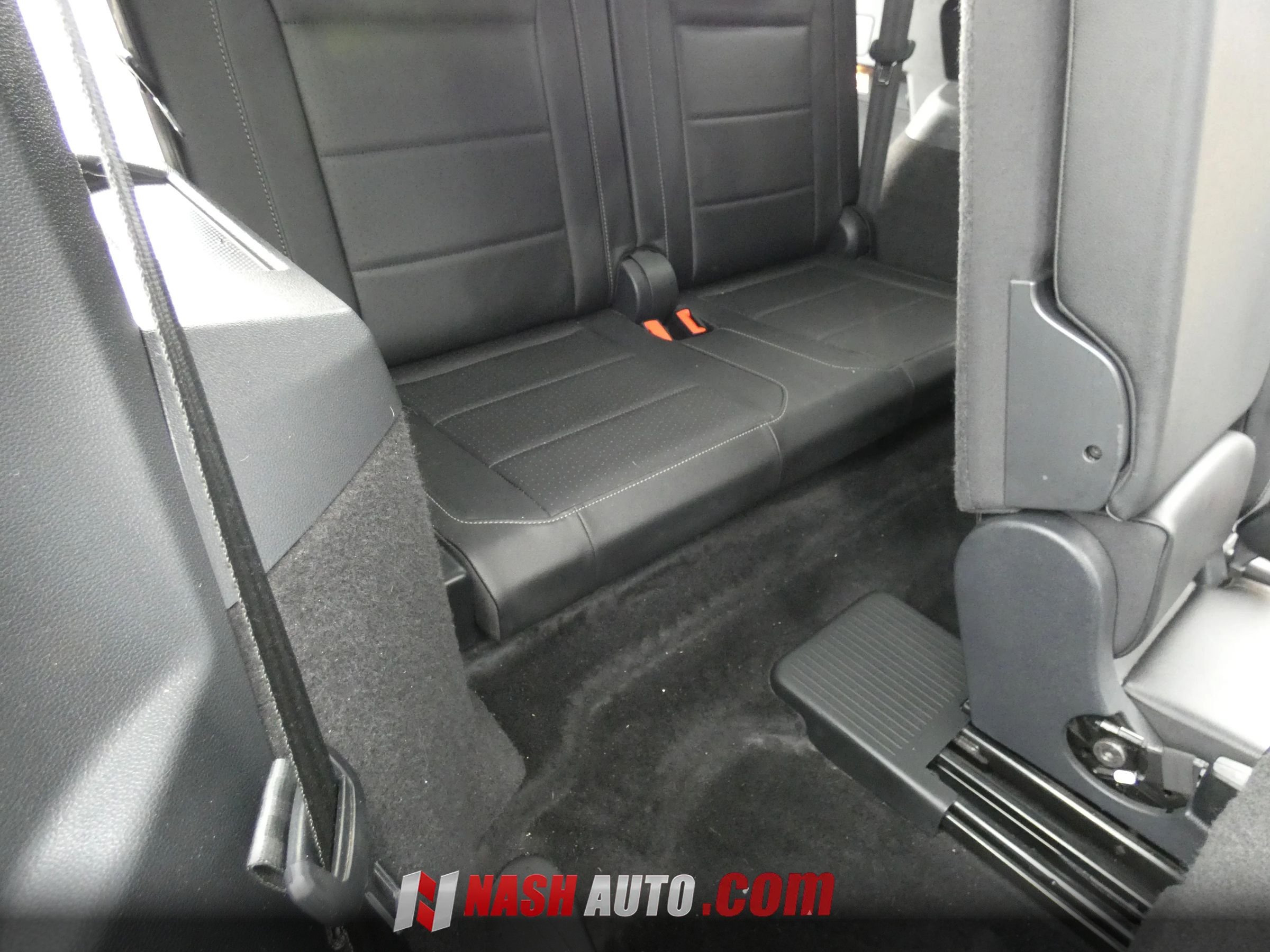Used 2020 Volkswagen Tiguan SE w/ Panoramic Sunroof Package FWD image 39