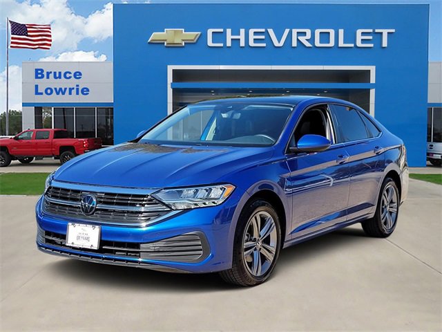 Used 2024 Volkswagen Jetta SE w/ Panoramic Sunroof Package