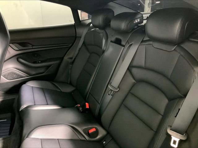 Used 2022 Porsche Taycan image 22