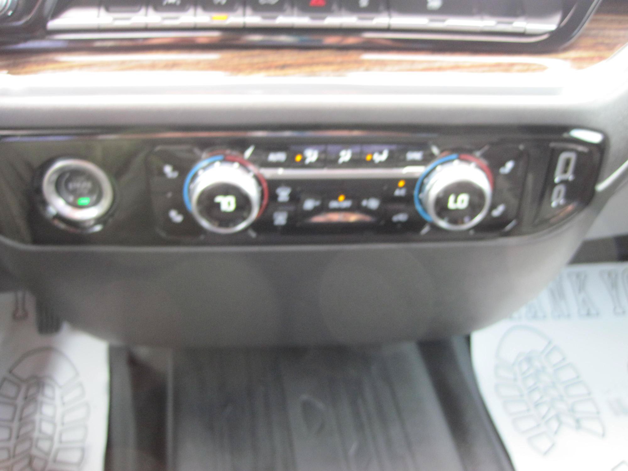 Used 2024 GMC Sierra 1500 Elevation w/ LPO, Elevation Black Package AWD/4WD image 28