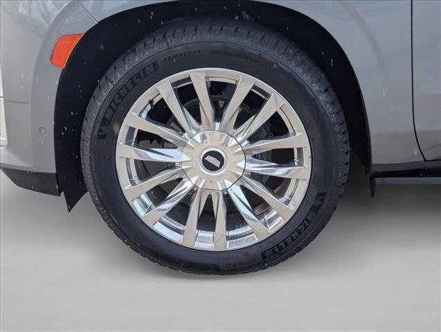 Used 2021 Cadillac Escalade ESV Premium Luxury w/ Driver Assist Tech Package image 26