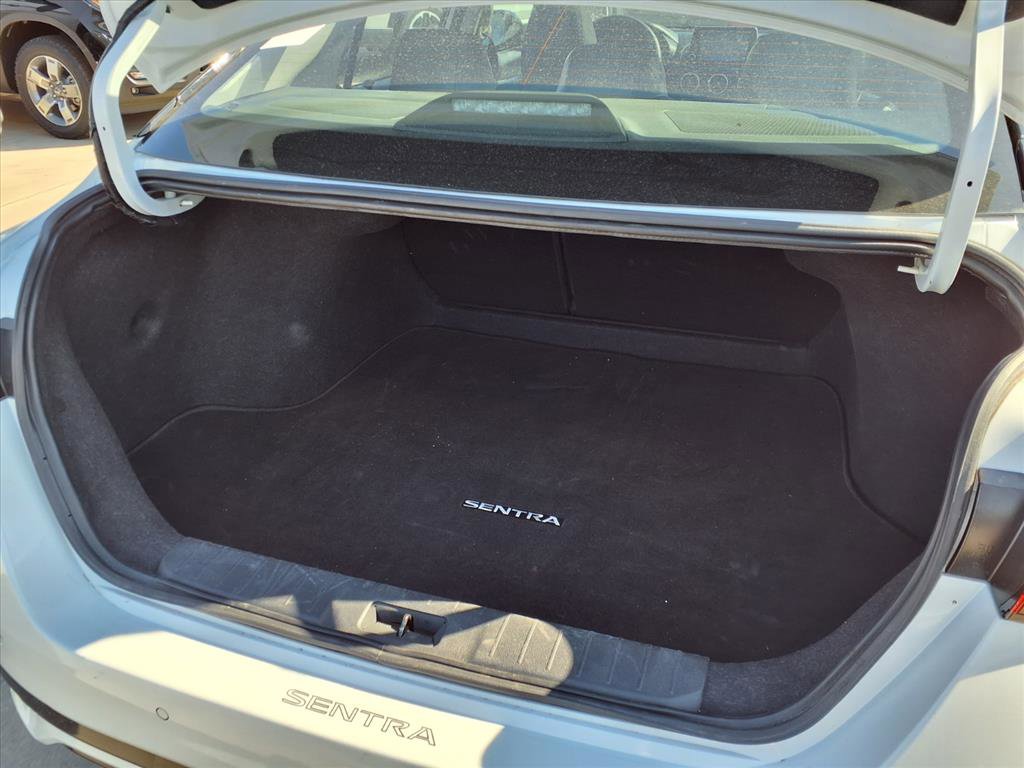 Used 2025 Nissan Sentra SR w/ SR Premium Package image 21