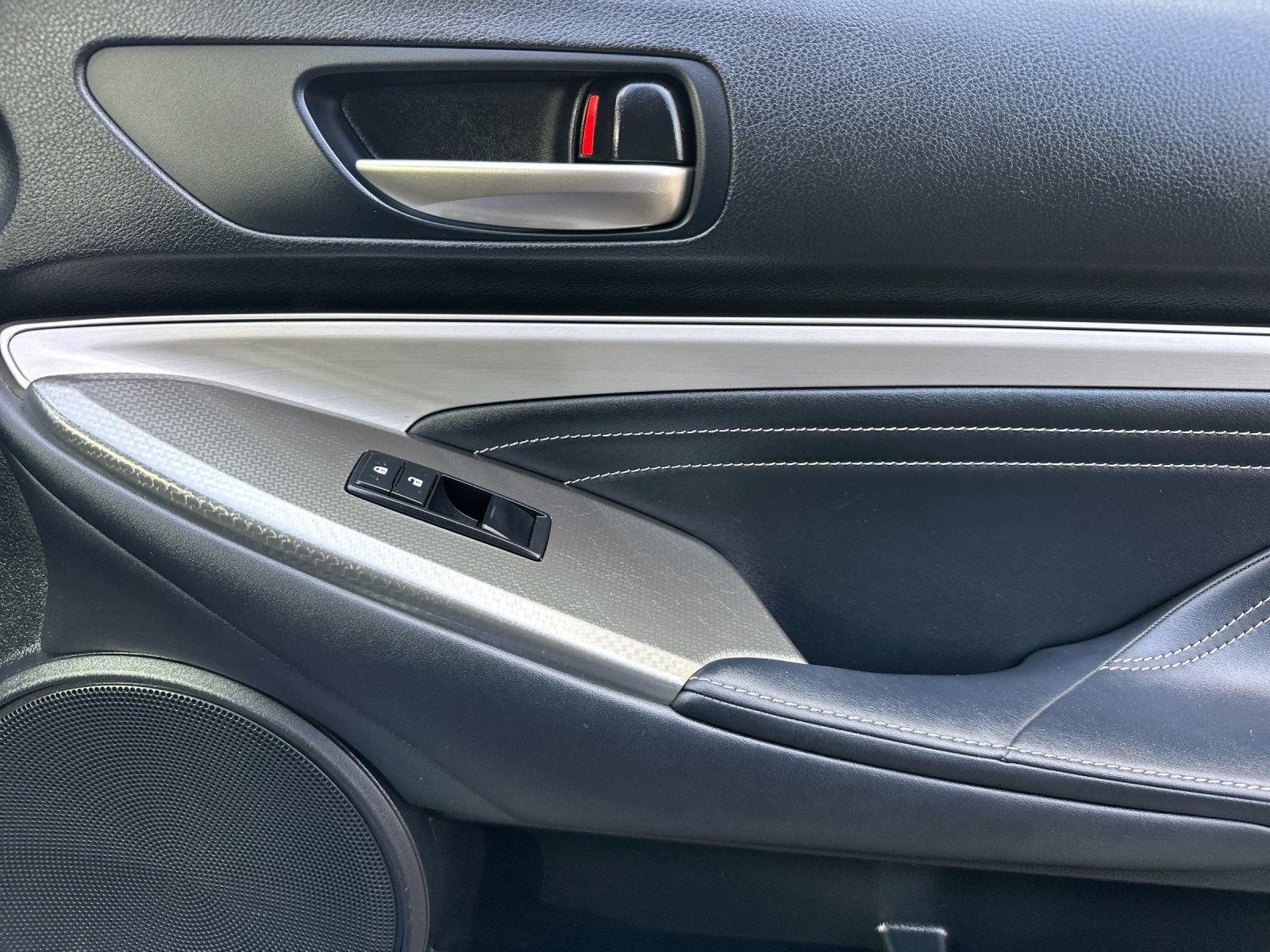 Used 2016 Lexus RC 200t image 19