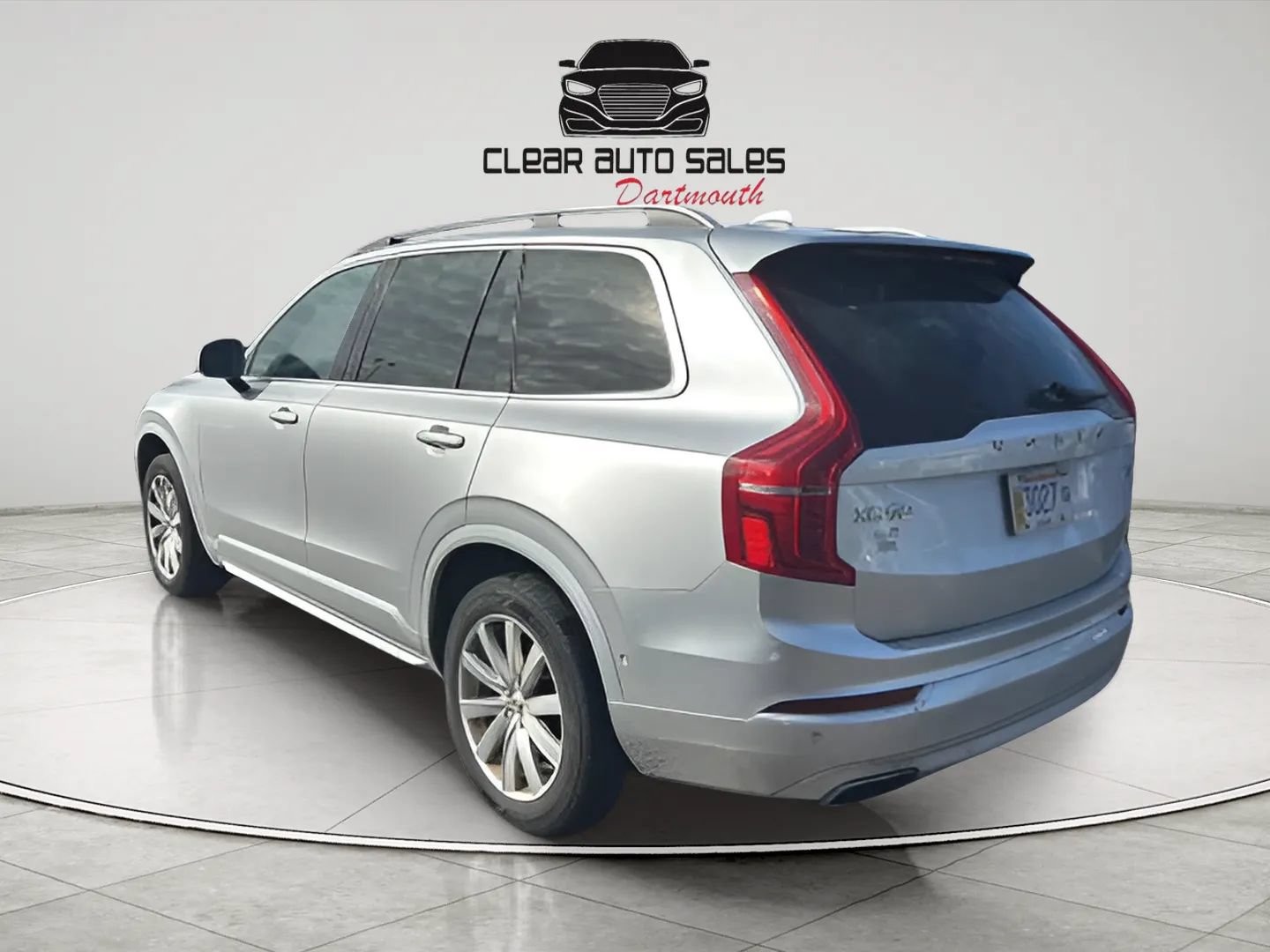 Used 2016 Volvo XC90 T6 Momentum w/ Momentum Plus Package AWD/4WD image 4