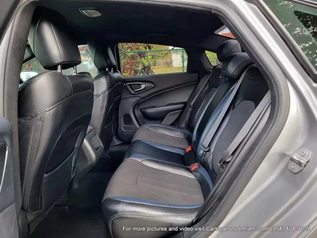 Used 2015 Chrysler 200 S FWD image 22