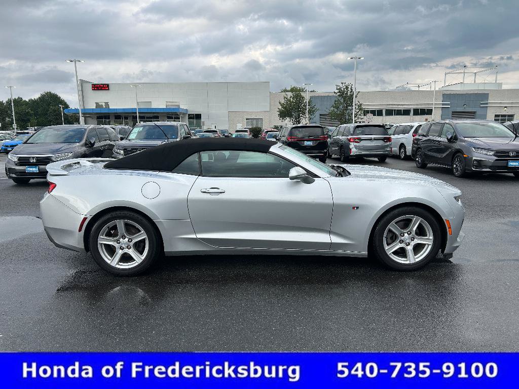 Used 2017 Chevrolet Camaro LT RWD image 6