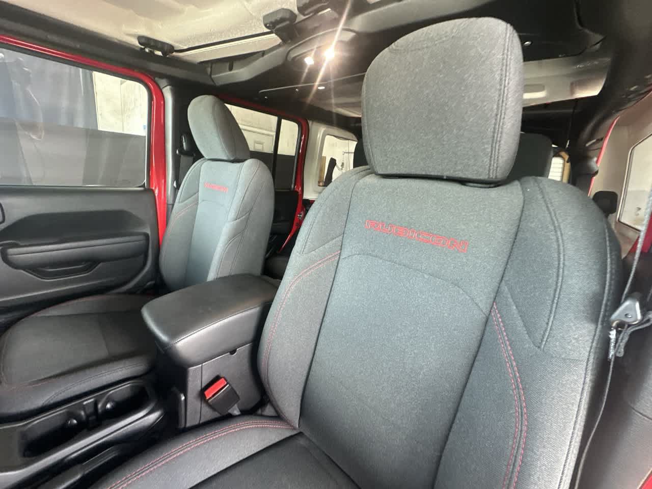 Used 2026 Jeep Wrangler Unlimited Rubicon AWD/4WD image 14