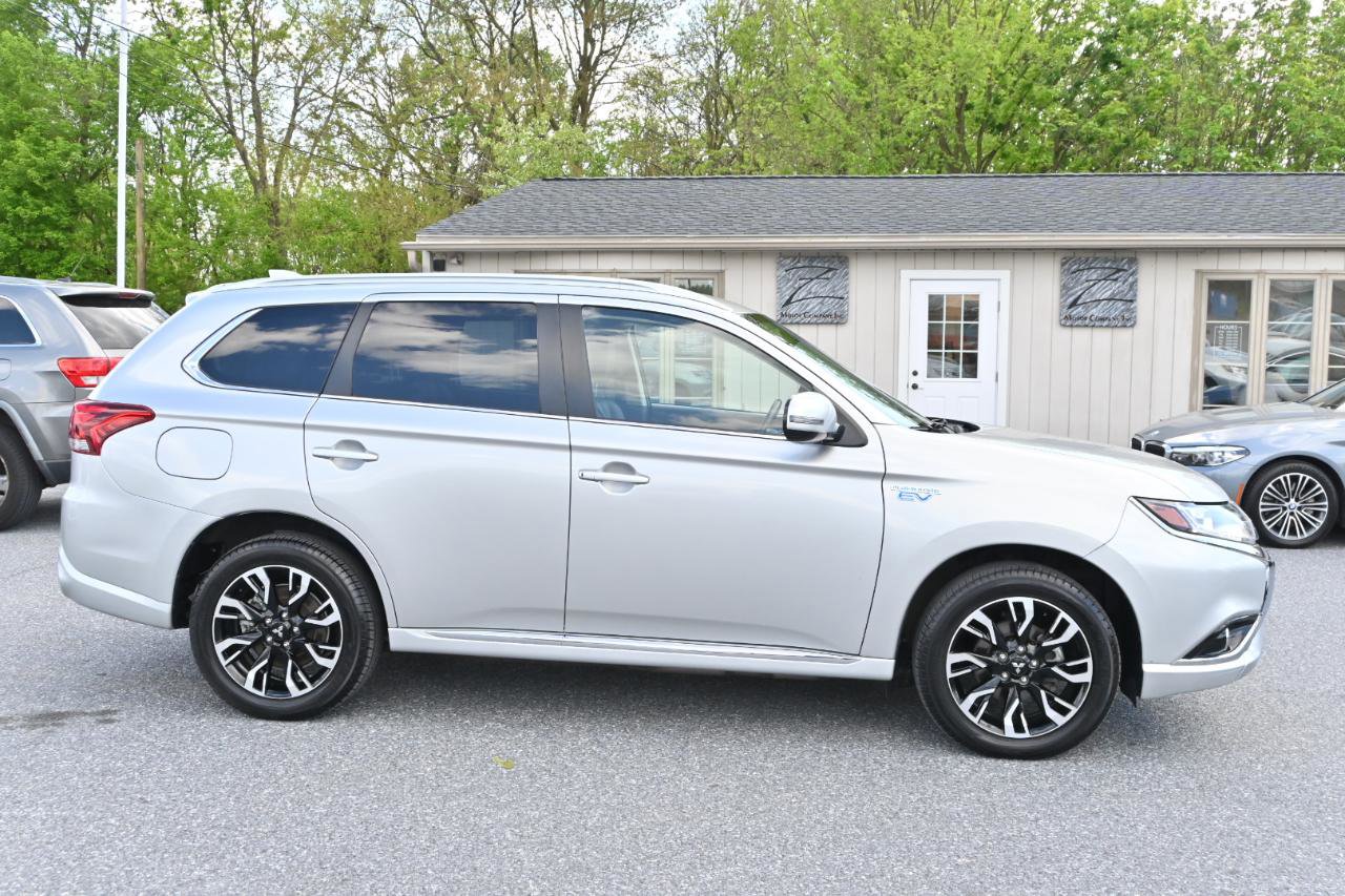 Used 2018 Mitsubishi Outlander SEL AWD/4WD image 12